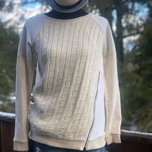 Cream and white Side zip top!